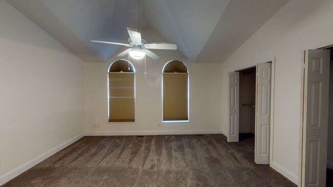 Building Photo - 2 Bed / 1.5 Bath Townhouse for Rent