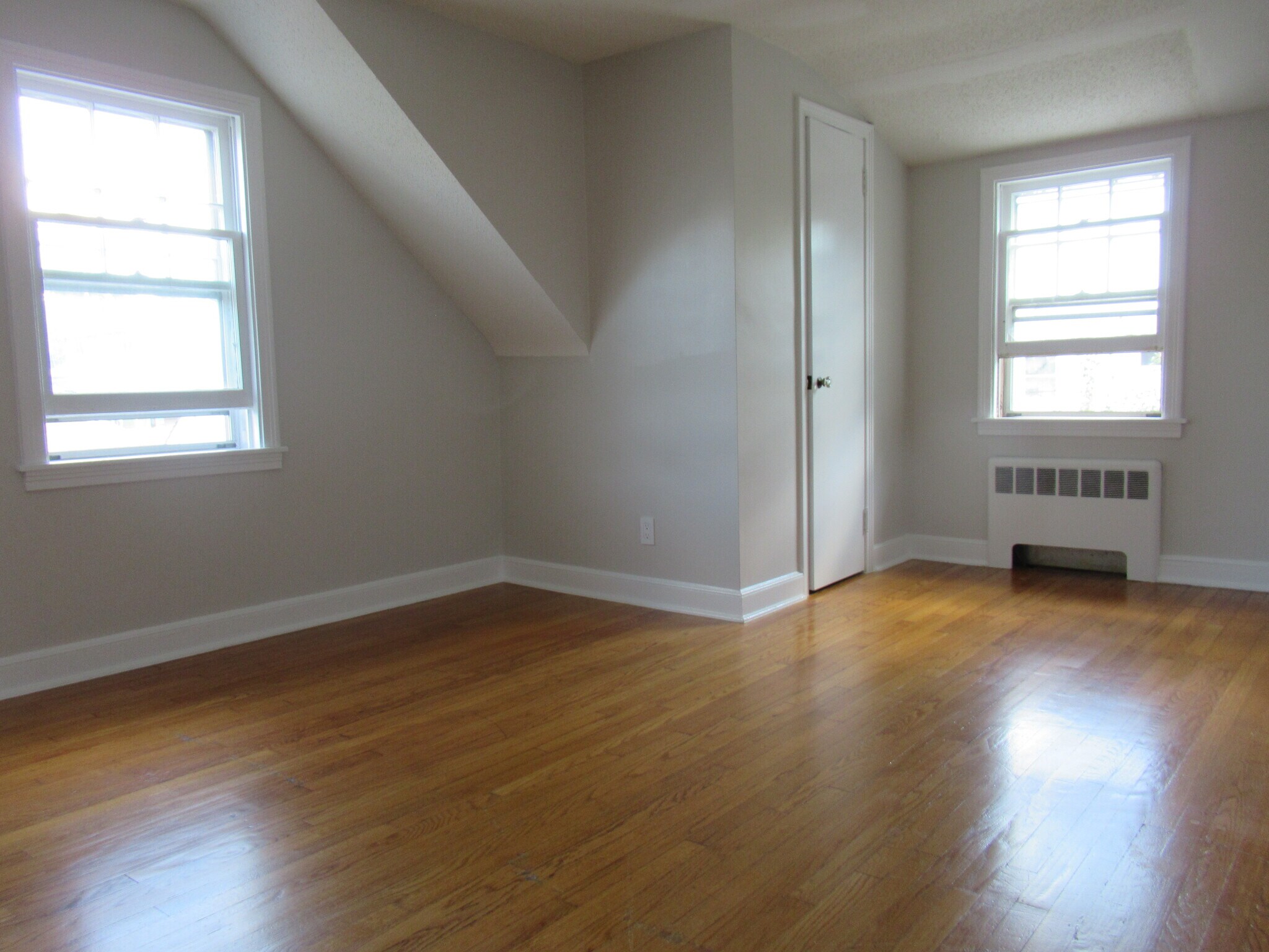 Building Photo - 625 Clark St