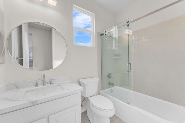 Building Photo - Gorgeous remodeled 3 bedroom, 3 full bathroom home for rent!