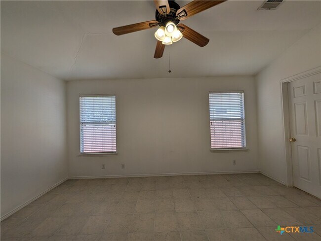 Building Photo - 369 Starling Creek
