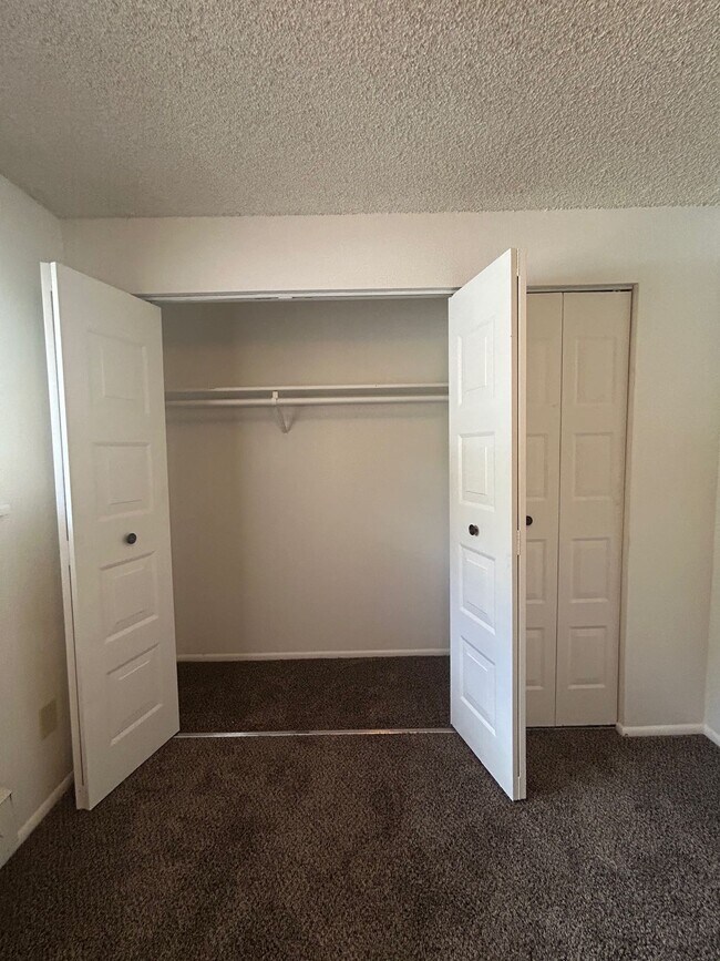 Building Photo - 2119 Marigold St