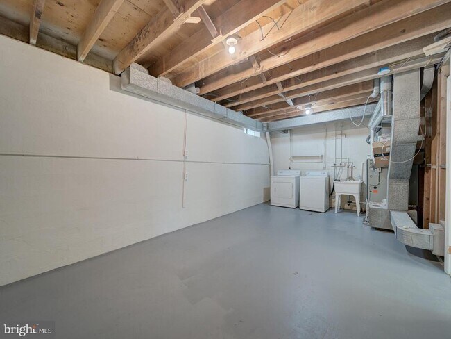 Building Photo - 13186 Putnam Cir