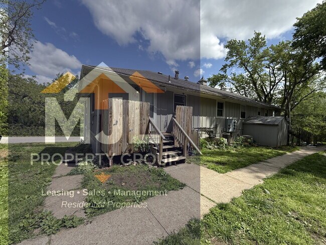 Building Photo - Spacious 3 Bedroom / 1 Bath Apartment in Sugar Creek *Ready Now*