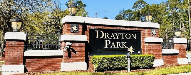 Building Photo - 8498 Climbing Ivy Trail S