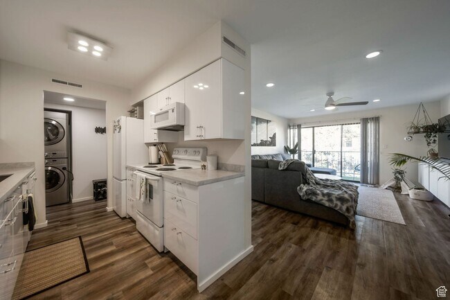 Building Photo - GORGEOUS MURRAY CONDO!!!