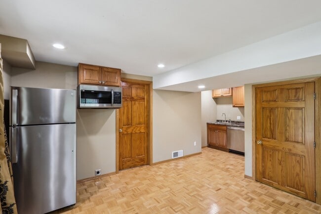 Building Photo - 7701 Twinflower Dr