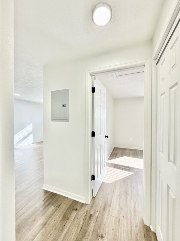 Building Photo - 11705 North Dr