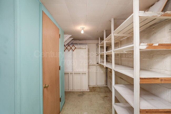 Building Photo - 3233 Holly Hill Dr