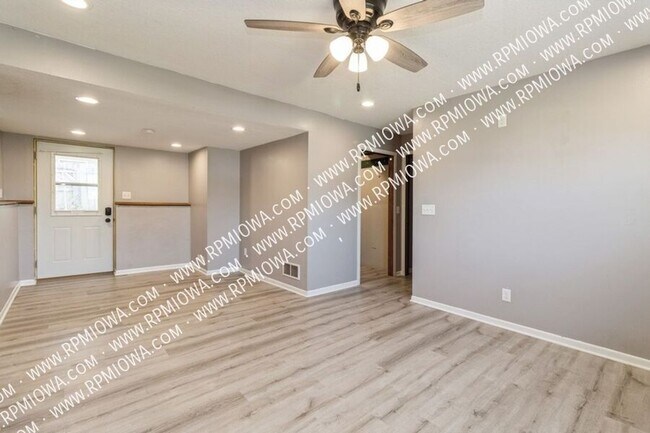 Building Photo - 311 19th Ave SW
