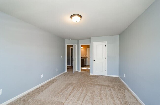 Building Photo - 4669 Sierra Creek Dr NE