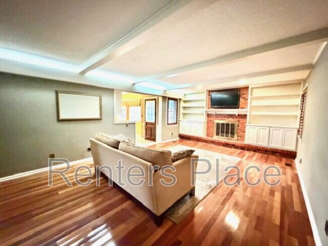 Building Photo - 5724 E 65th Pl