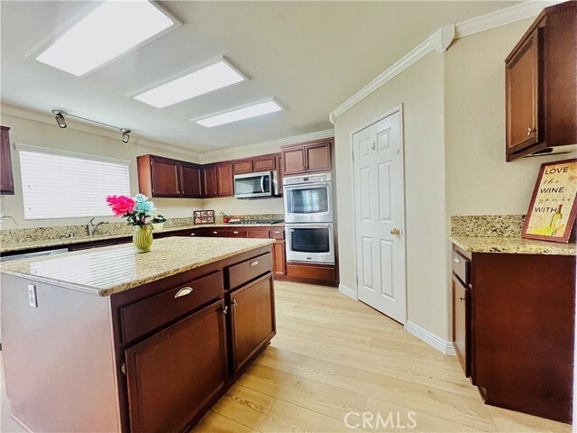 Building Photo - 12270 Mesa Grove Dr