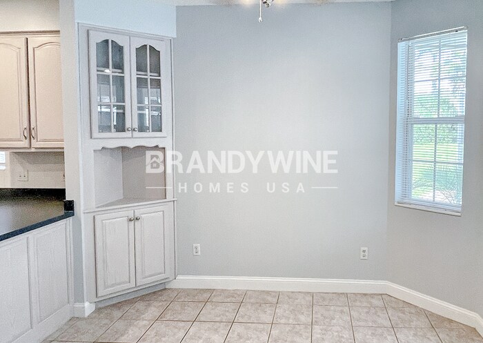 Building Photo - 6847 Rivercrest Dr