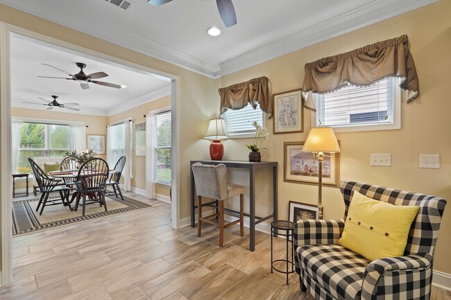 Building Photo - 10 Chicory Ct