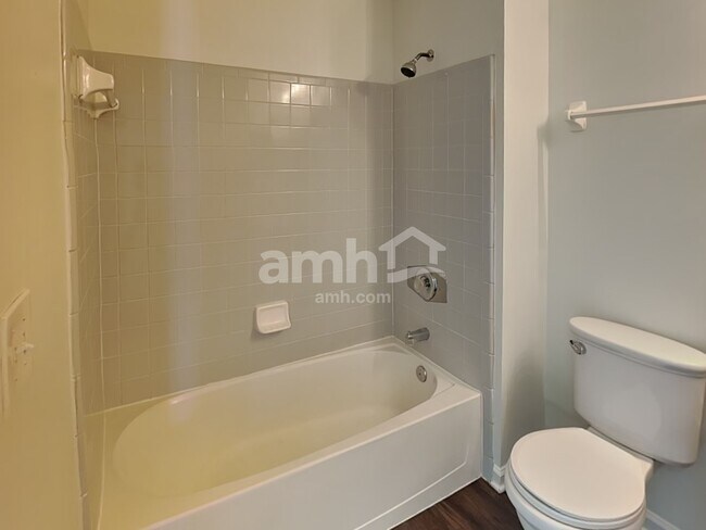 Building Photo - 3753 Woodbriar Dr