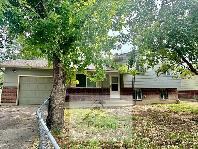 Building Photo - 6873 Metropolitan St