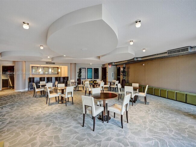 Building Photo - 2681 N Flamingo Rd