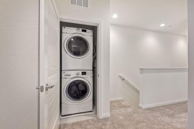 Building Photo - 8383 Tahoe St