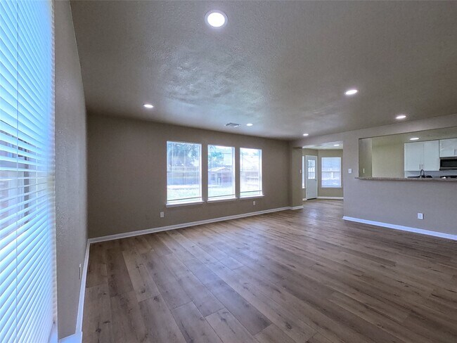 Building Photo - 17107 Westminster Village Ct