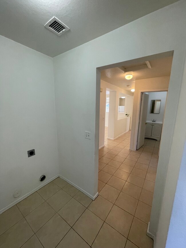 Building Photo - 11795 W Columbine Dr