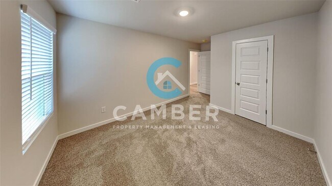 Building Photo - 394 Indiana Ct