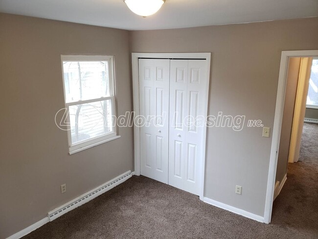 Building Photo - Spacious 4 Bedroom Home in Vermilion Near ...