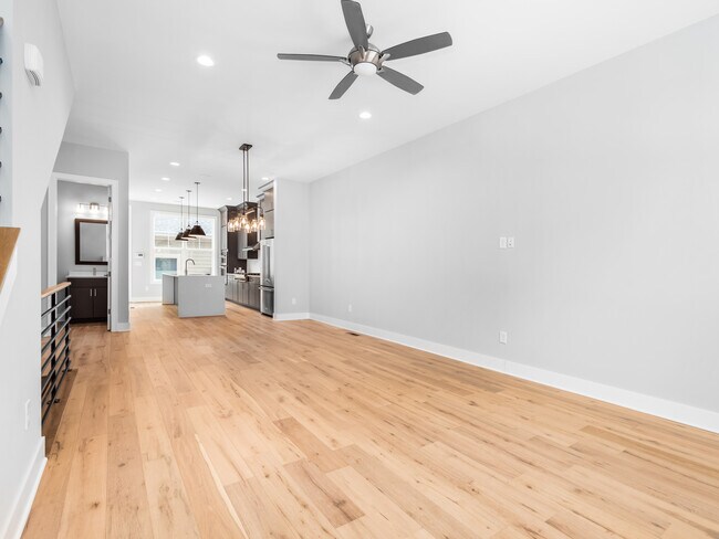 Building Photo - 928 Pullman Plz