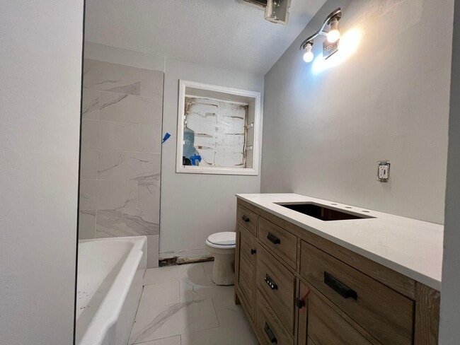 Building Photo - 6511 Seminole Dr