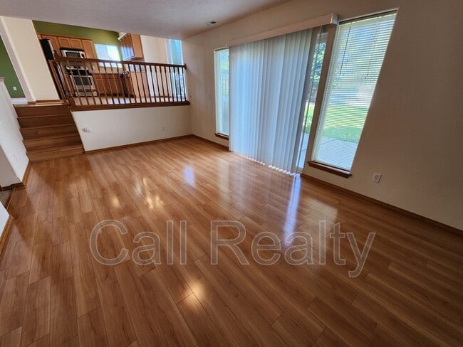 Building Photo - 916 Rees Ln