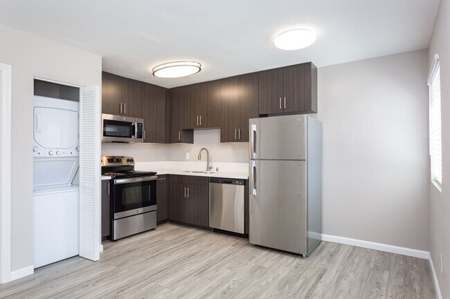 Building Photo - 1 bed 1 bath in El Cajon