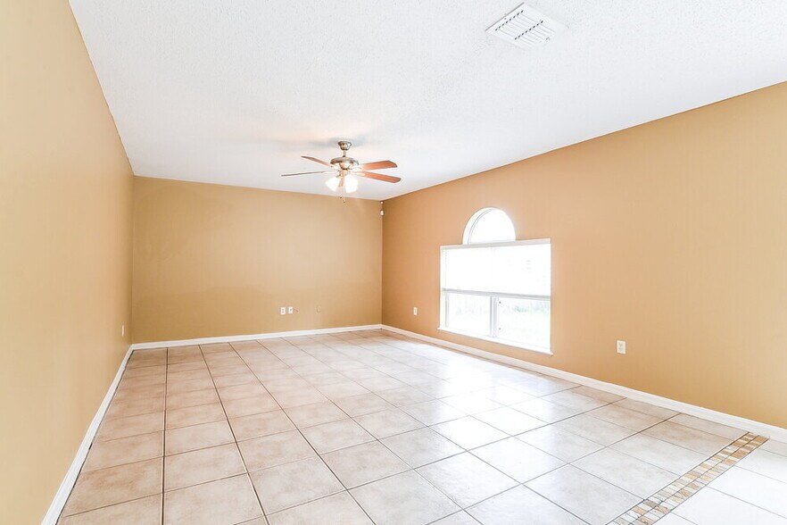 Building Photo - 2047 Galahad Dr