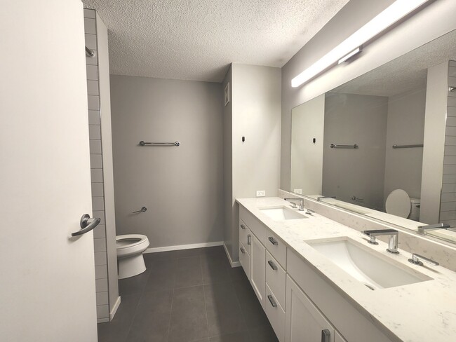 Building Photo - 9655 Woods Dr