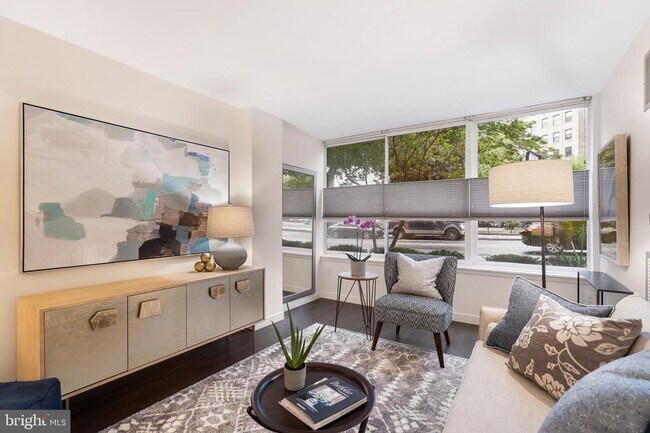 Building Photo - 1301 20th St NW