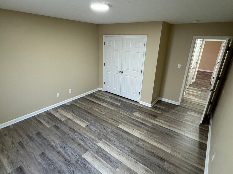Building Photo - 92 Apple Tree Way