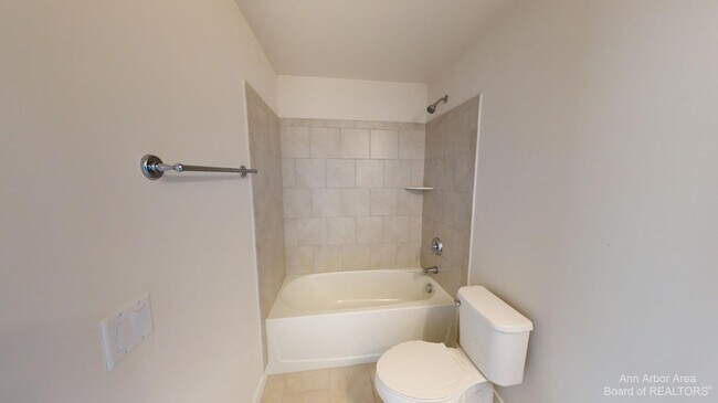 Building Photo - 2704 S Spurway Dr