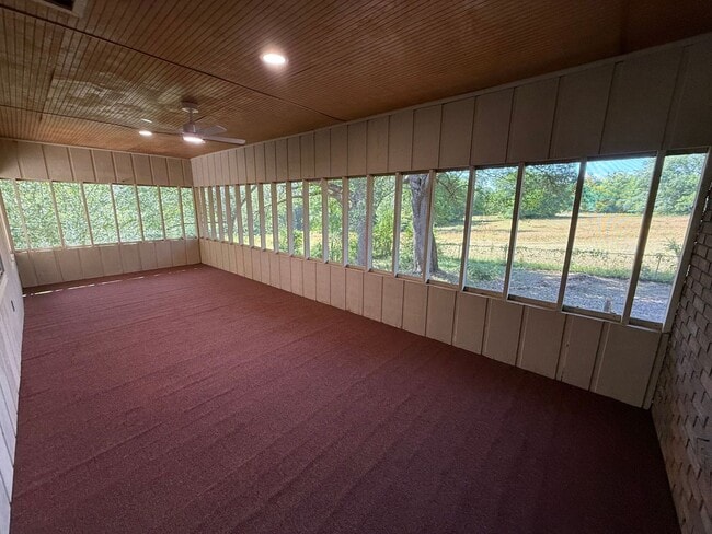 Building Photo - Milton / Pace - 3 bedroom, 2 bathroom