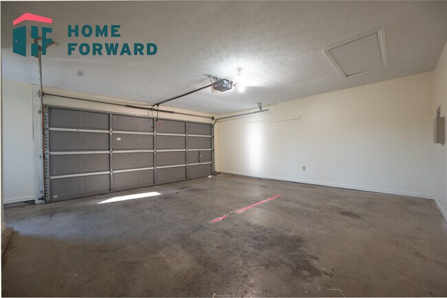 Building Photo - 2504 Ashbrooke Dr