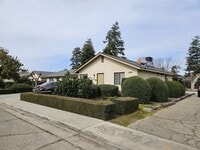 Building Photo - 1498 E Carolyn Ln