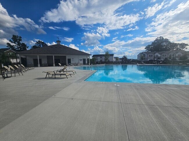 Building Photo - Beautiful Townhome for Lease in Lawrenceville