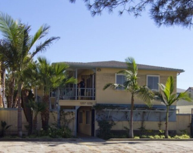 Building Photo - Studio in Pacific Beach Apartment Community