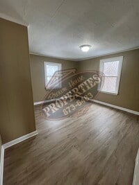 Building Photo - 16 Western Ave