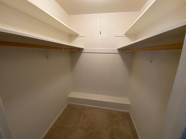 Building Photo - 2285 Sanborn Dr