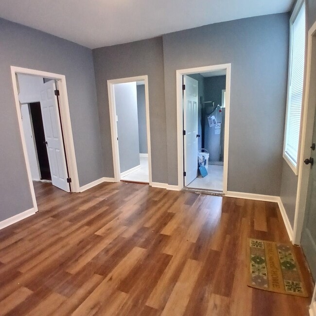 Building Photo - 949 Kney St