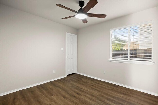 Building Photo - 1609 Hueco Mountain Trail