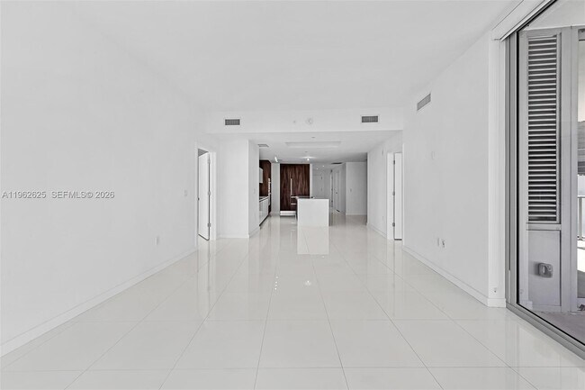 Building Photo - 851 NE 1st Ave