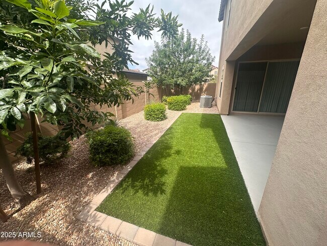 Building Photo - 6511 E Villa Maria Dr