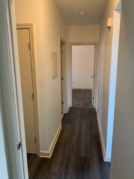 Building Photo - 191 Main St