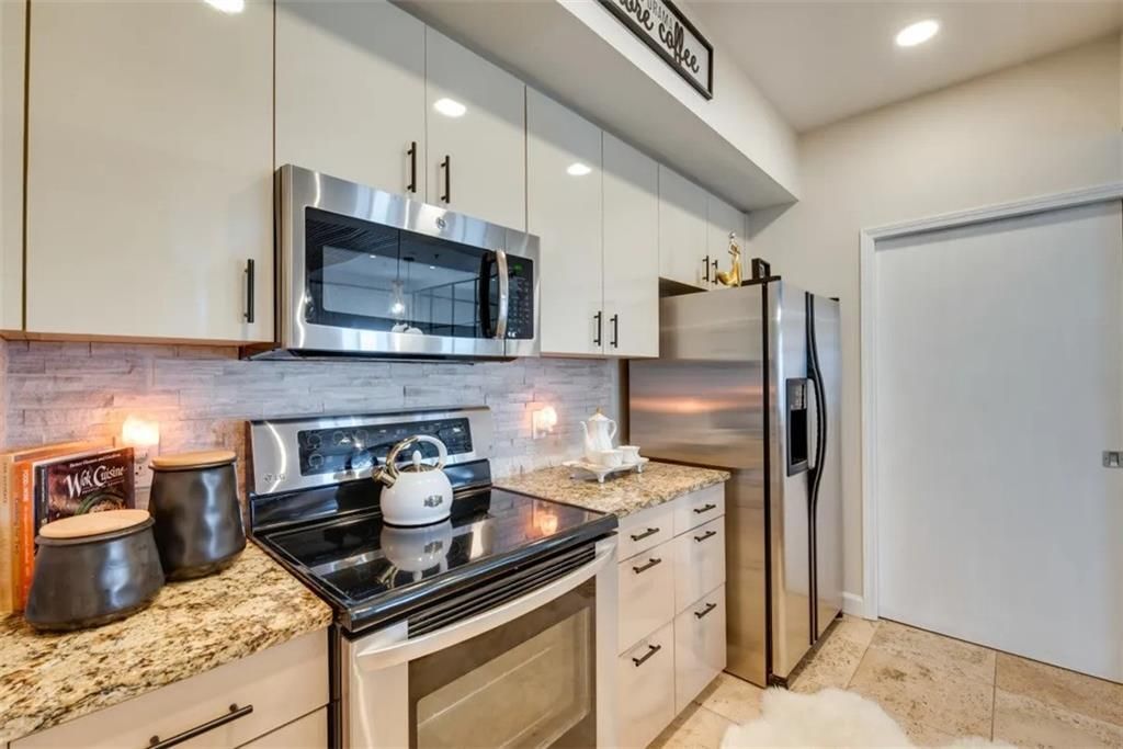 Building Photo - 2161 Peachtree Rd