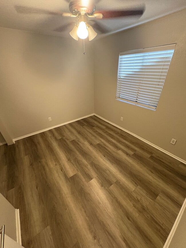 Building Photo - READY TO VIEW NOW! Beautiful 2 Bed/2 Bath ...