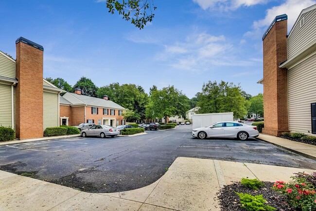 Building Photo - Eco Friendly Townhouse in Sandy Springs